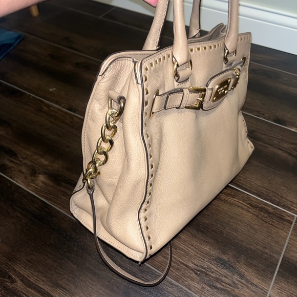 Unique Michael Kors Purse - Picture 5 of 5